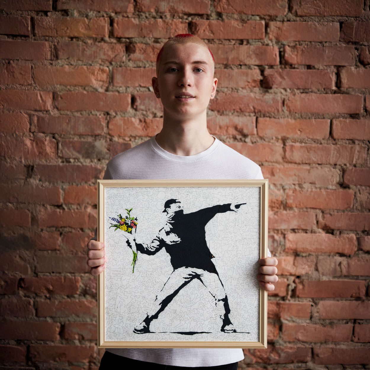 Lanceur de Fleurs - Banksy